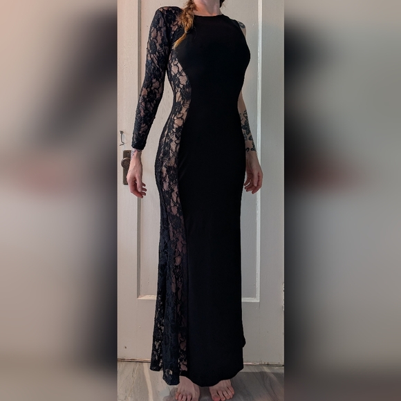 Elegant Black Lace Evening Dress - Picture 2 of 4